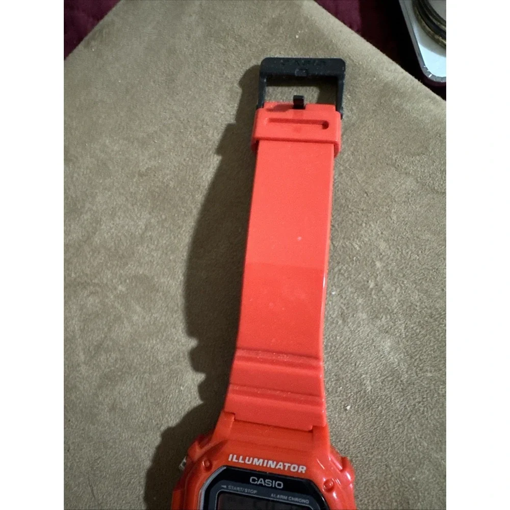 Casio Classic Red and Black Men Wristwatch f108whc Water Resistant Stainless Are